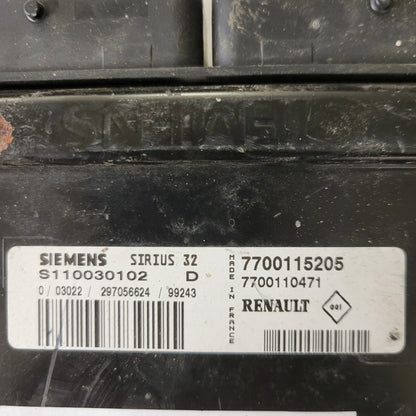 RENAULT ECU / S110030102D / 7700115205 / 7700110471 / SIRIUS 32 / SIEMENS