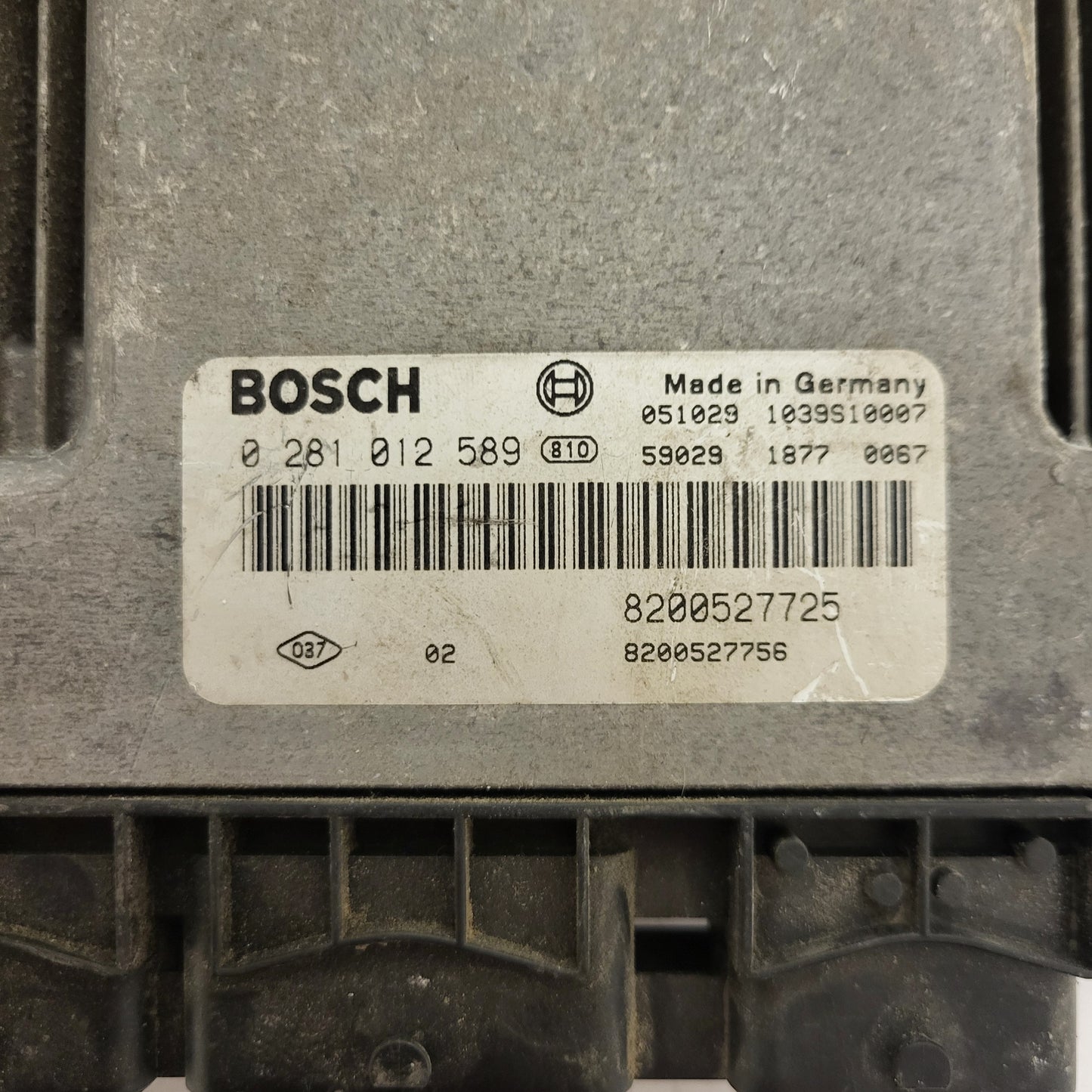 Renault ECU / 0281012589 / 8200527725 / 8200527756 / BOSCH