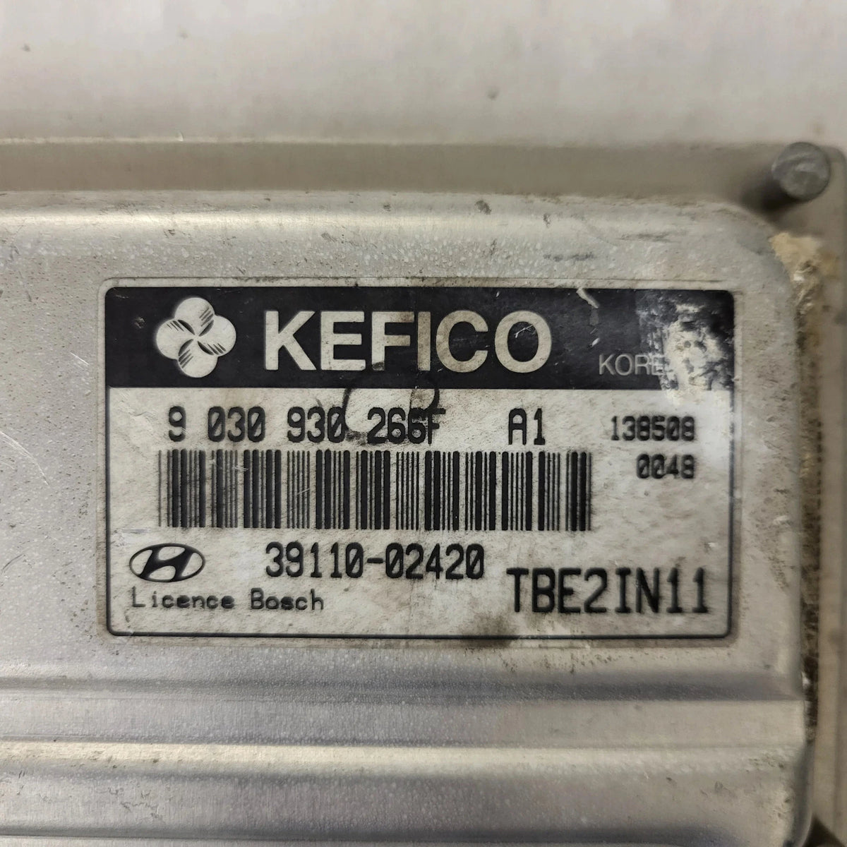 HYUNDAI GETZ ECU / 39110-02420 / 9030930266F / TBE2IN11 / KEFICO - C70-18 - 2