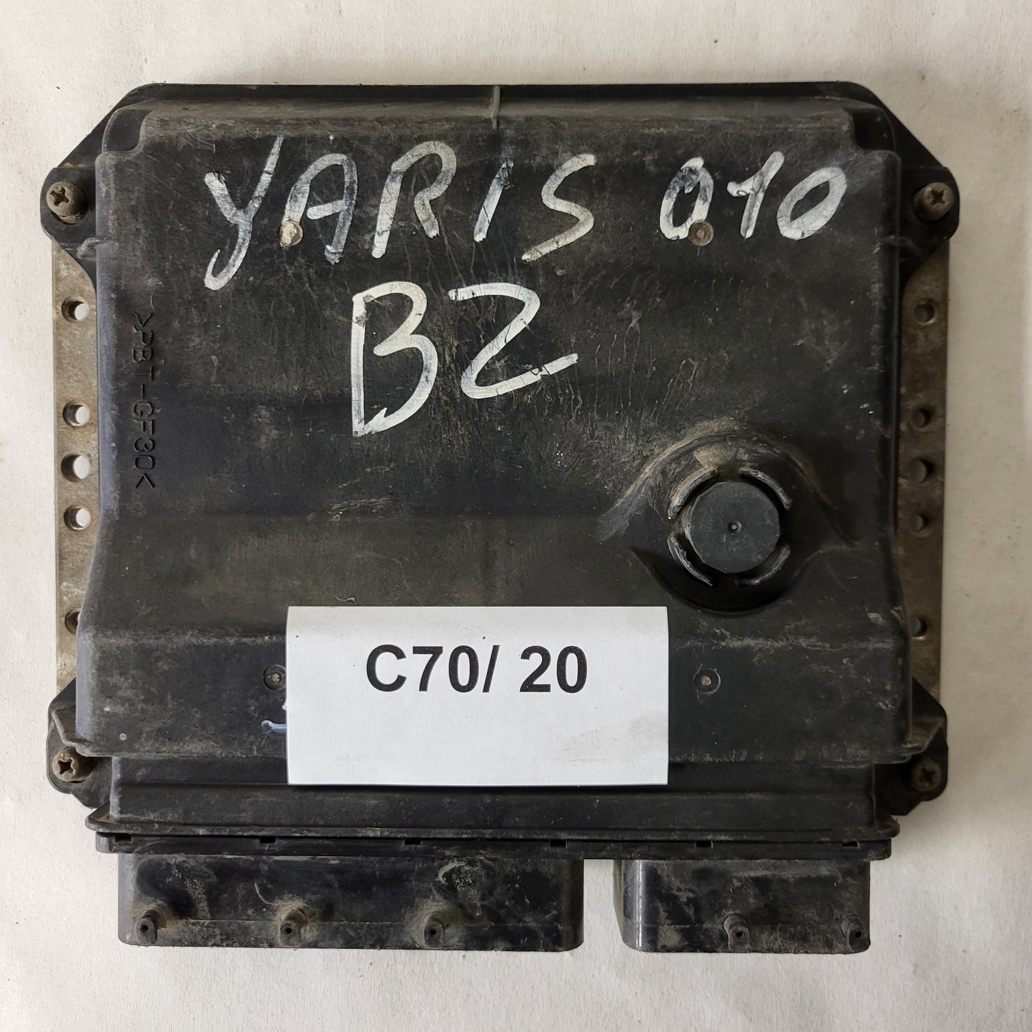 TOYOTA YARIS ECU / 89661-0DD40 / MB275400-2980 / DENSO
