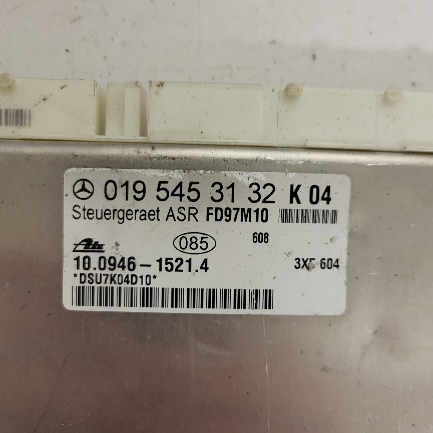 MERCEDES BENZ ECU / 0195453132 / FD97M10 / 10.0946-1521.4  / ATE