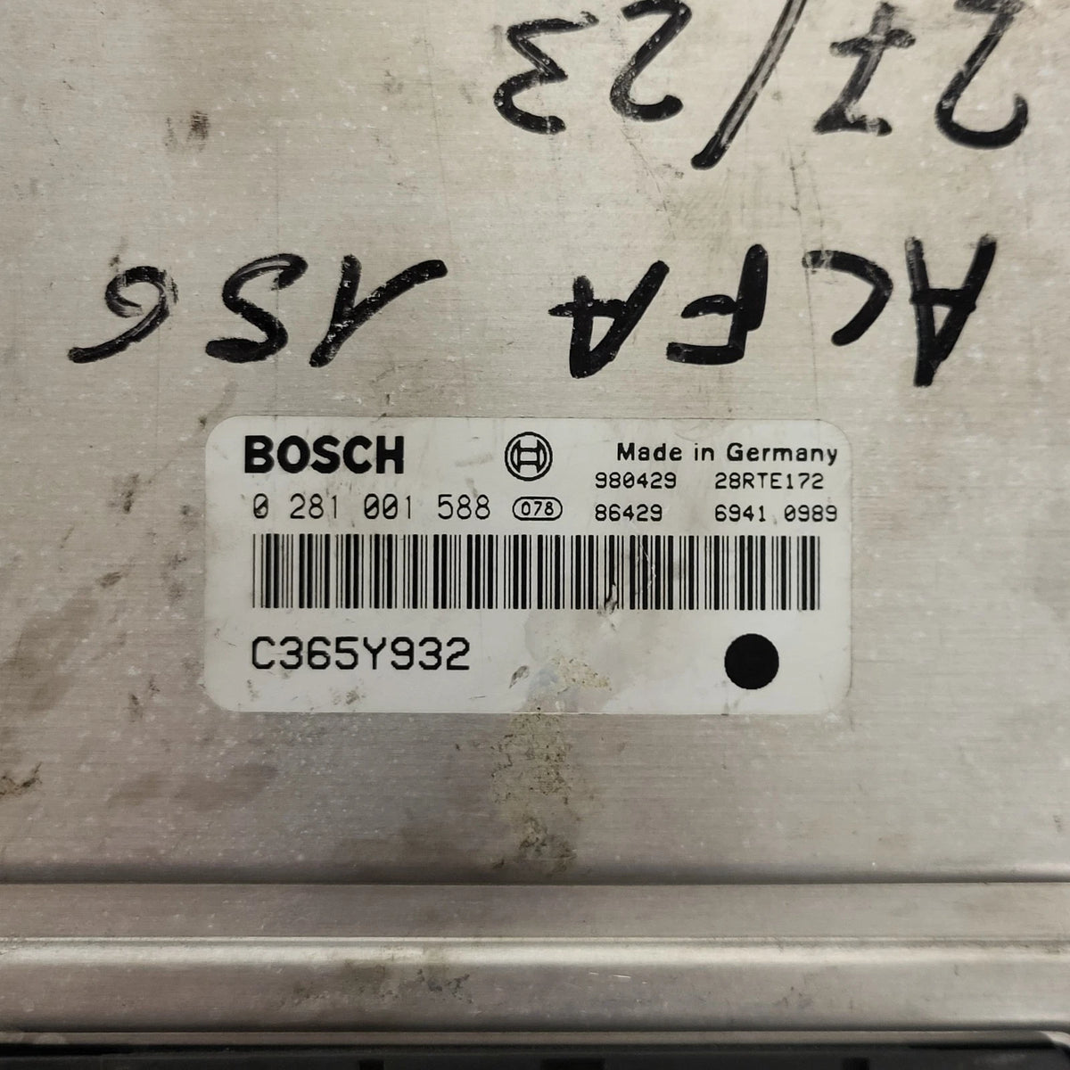 ALFA ROMEO 156 ECU / 0281001588 / C365Y932 / BOSCH - C72-19 - 2