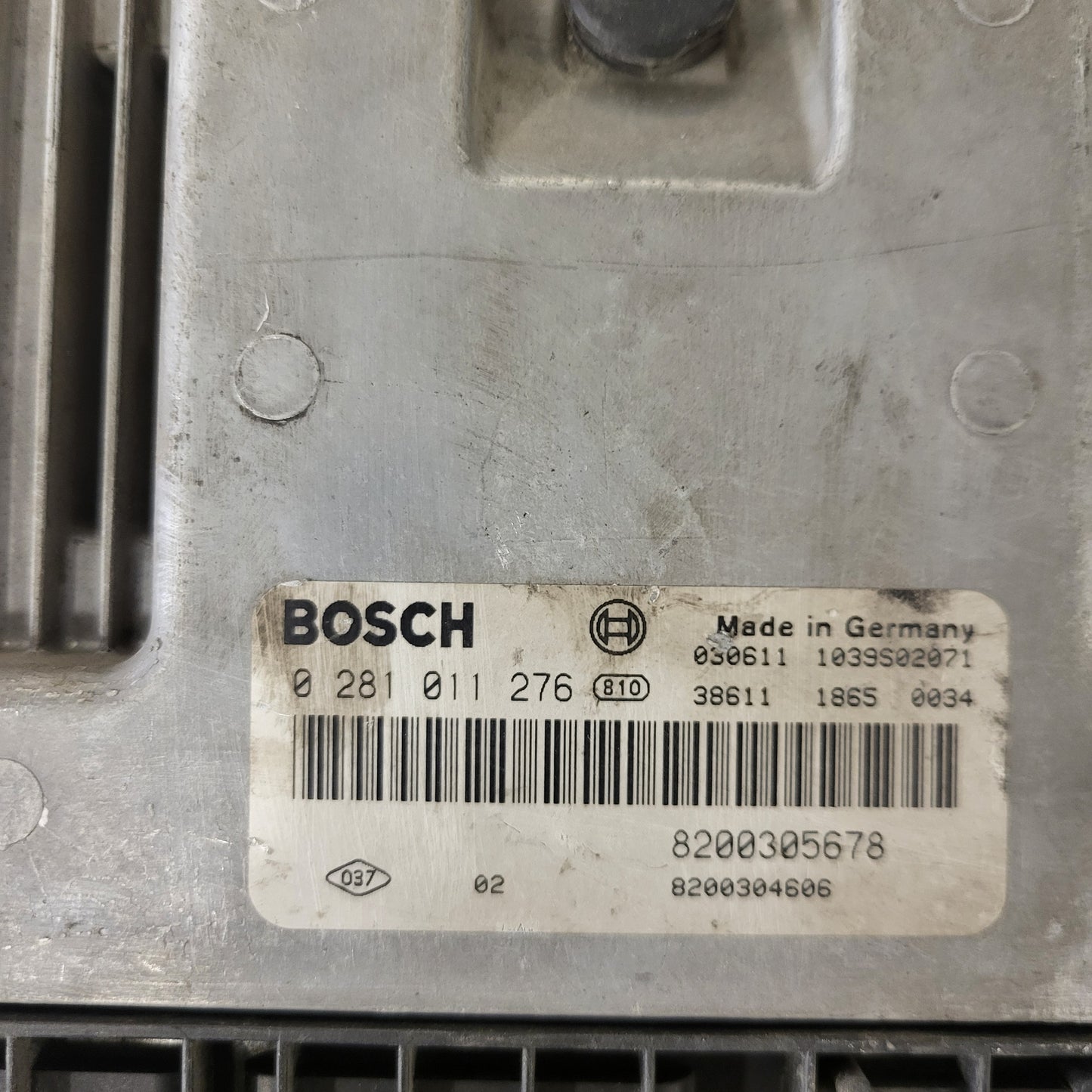 Renault Megane 1.9 DCI ECU / 0281011276 / 8200305678 / 8200304606 / BOSCH