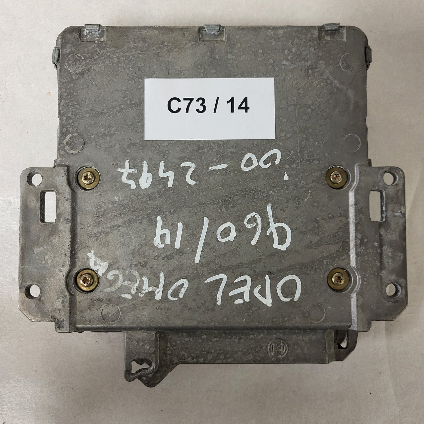 OPEL ECU / 0281001427 / 90494179 / B96005 / JL / BOSCH