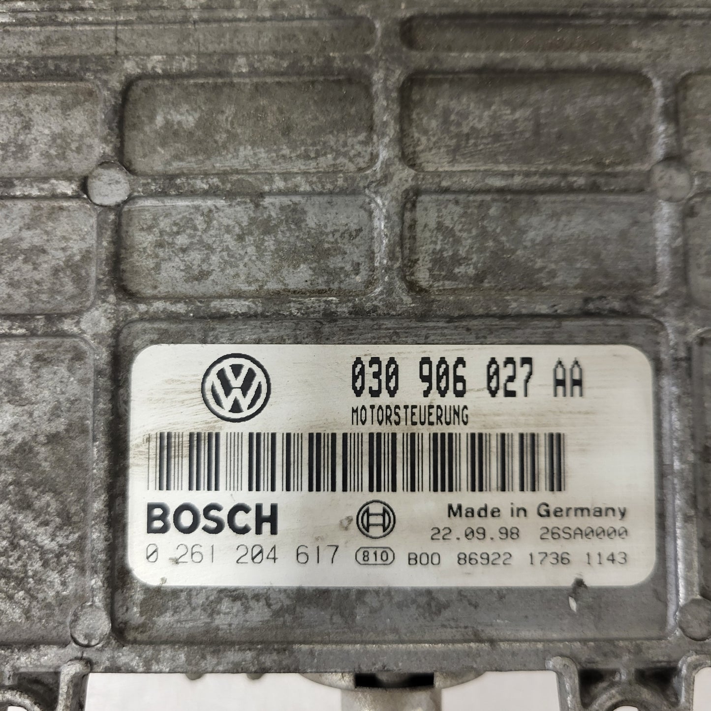 VOLKSWAGEN POLO ECU / 030906027AA / 0261204617 / BOSCH