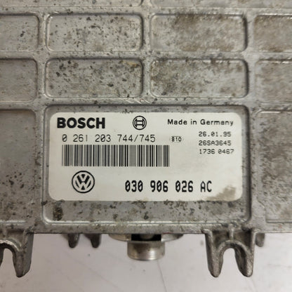 VW POLO 6N ECU / 0261203744/745 / 030906026AC / BOSCH