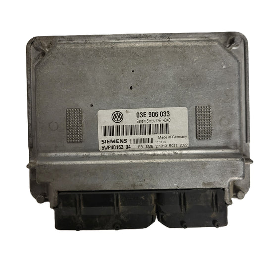 VW POLO ECU / 03E906033 / 5WP40163 04 / 5WP4016304 / SIEMENS