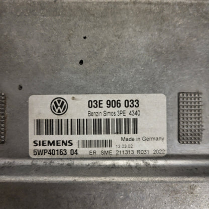 VW POLO ECU / 03E906033 / 5WP40163 04 / 5WP4016304 / SIEMENS