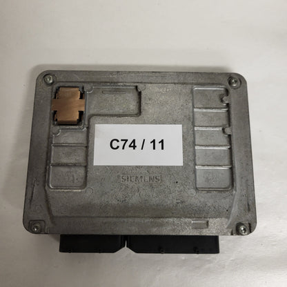 VW POLO ECU / 03E906033 / 5WP40163 04 / 5WP4016304 / SIEMENS