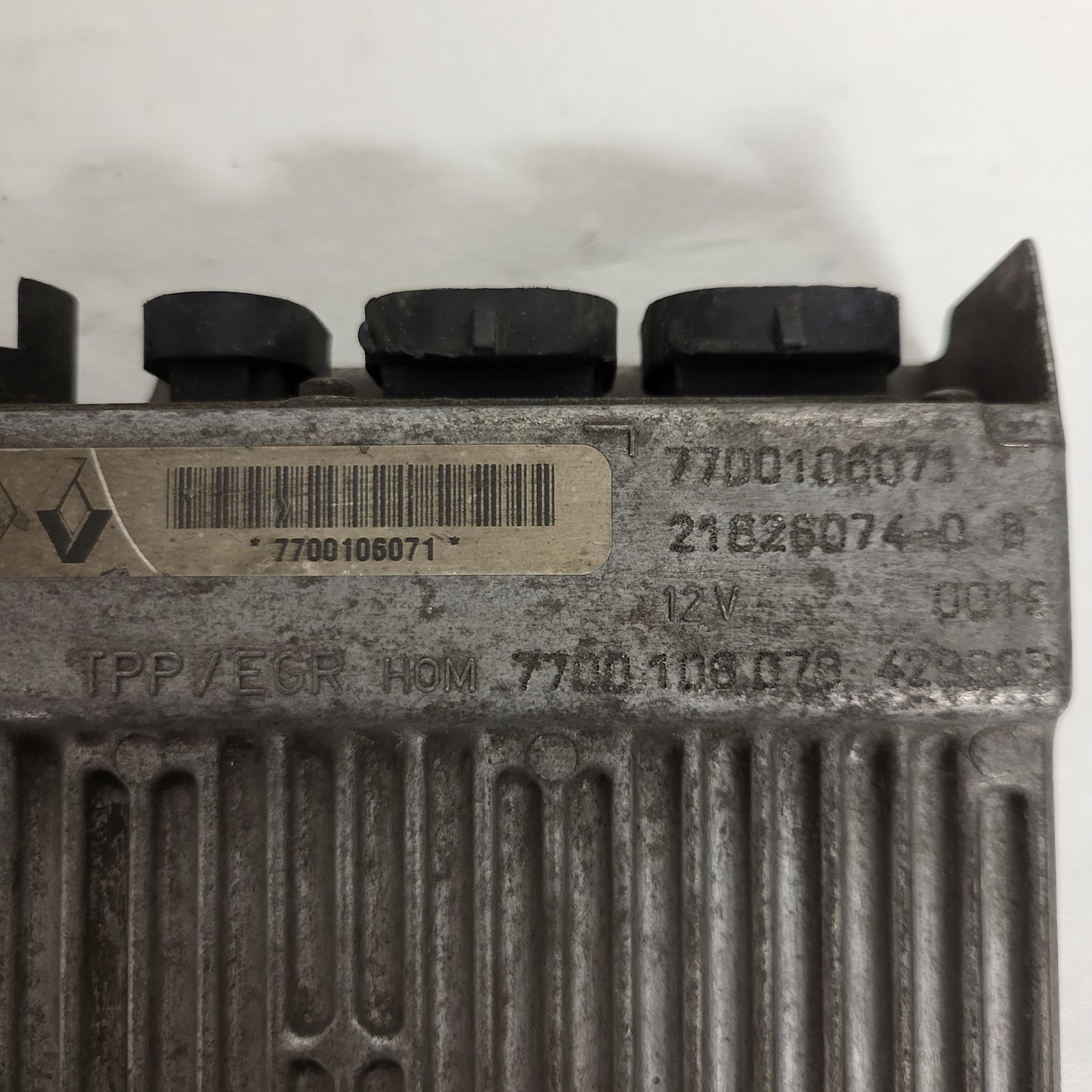 RENAULT ECU / 7700106071 / 21626074-0 / 7700106078 / SAGEM