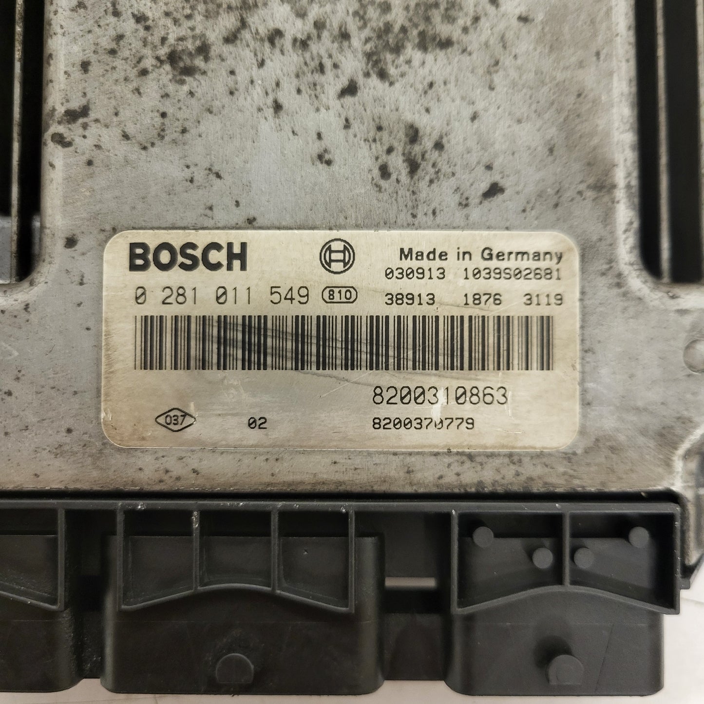 Renault ECU / 0281011549 / 8200310863 / 8200370779 / BOSCH
