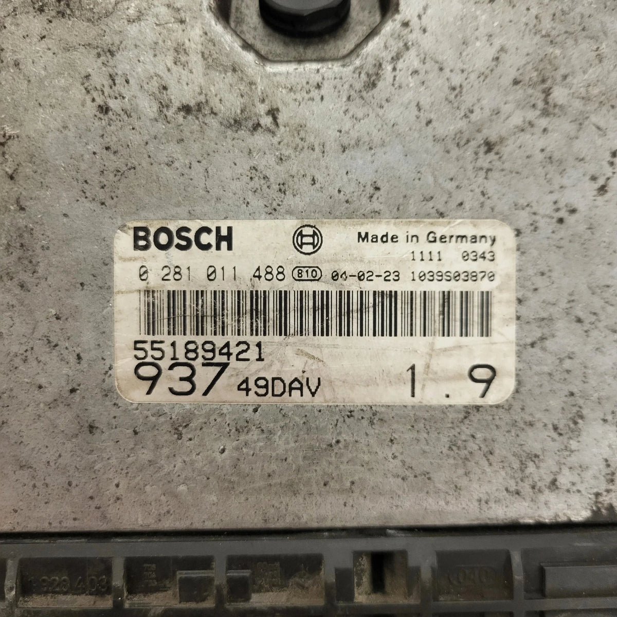 ALFA 147 1.9 ECU / 0281011488 / 55189421 / BOSCH - C76-09 - 2