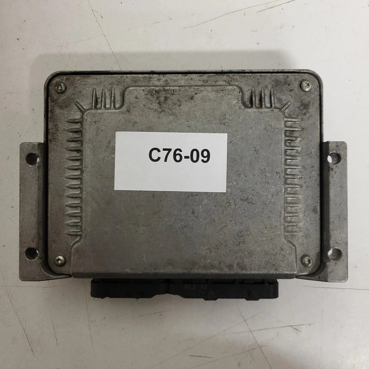 ALFA 147 1.9 ECU / 0281011488 / 55189421 / BOSCH - C76-09 - 3