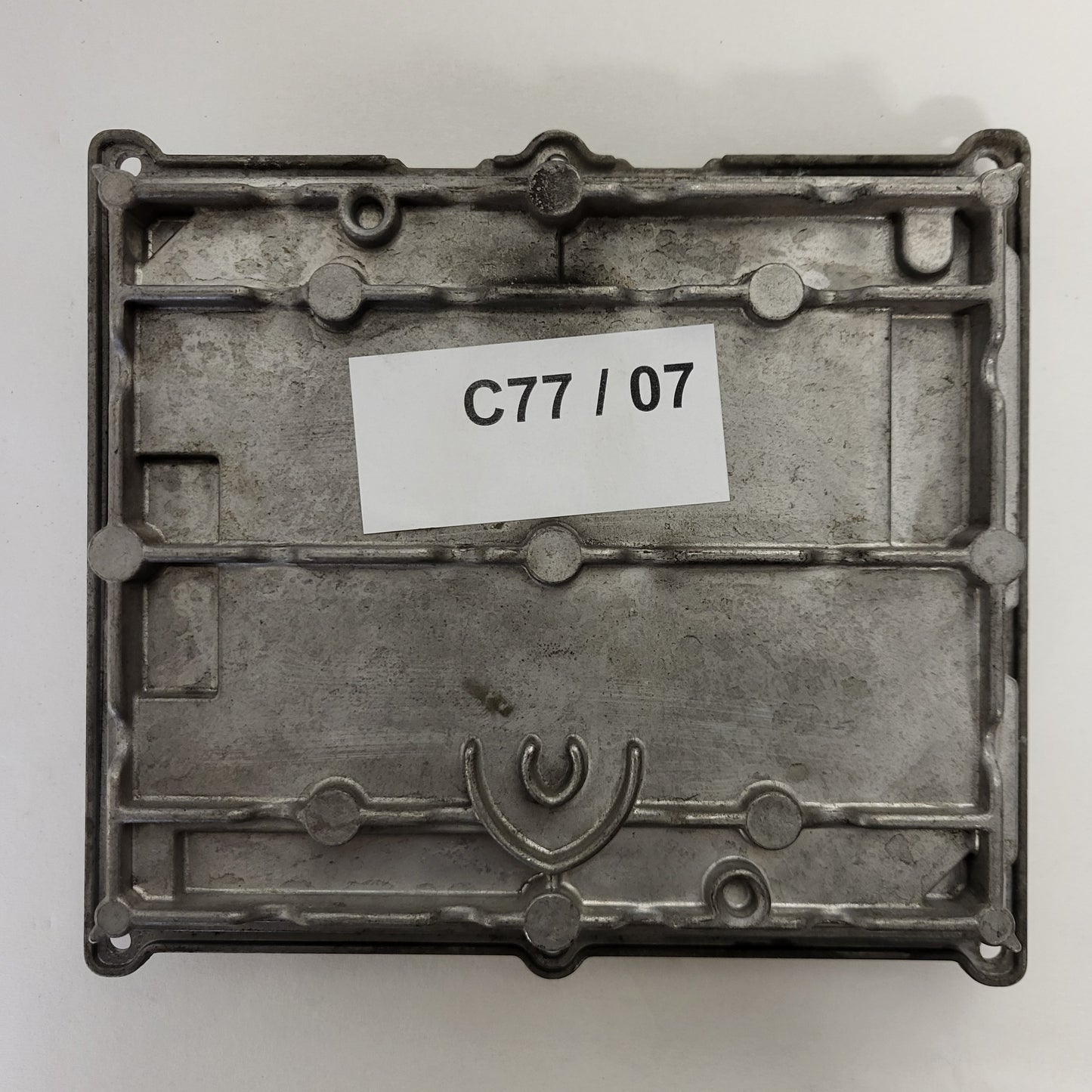 SMART FORTWO ECU / 0261205004 / 0003107V006 / HW 32.98 / BOSCH