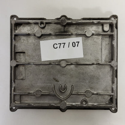 SMART FORTWO ECU / 0261205004 / 0003107V006 / HW 32.98 / BOSCH