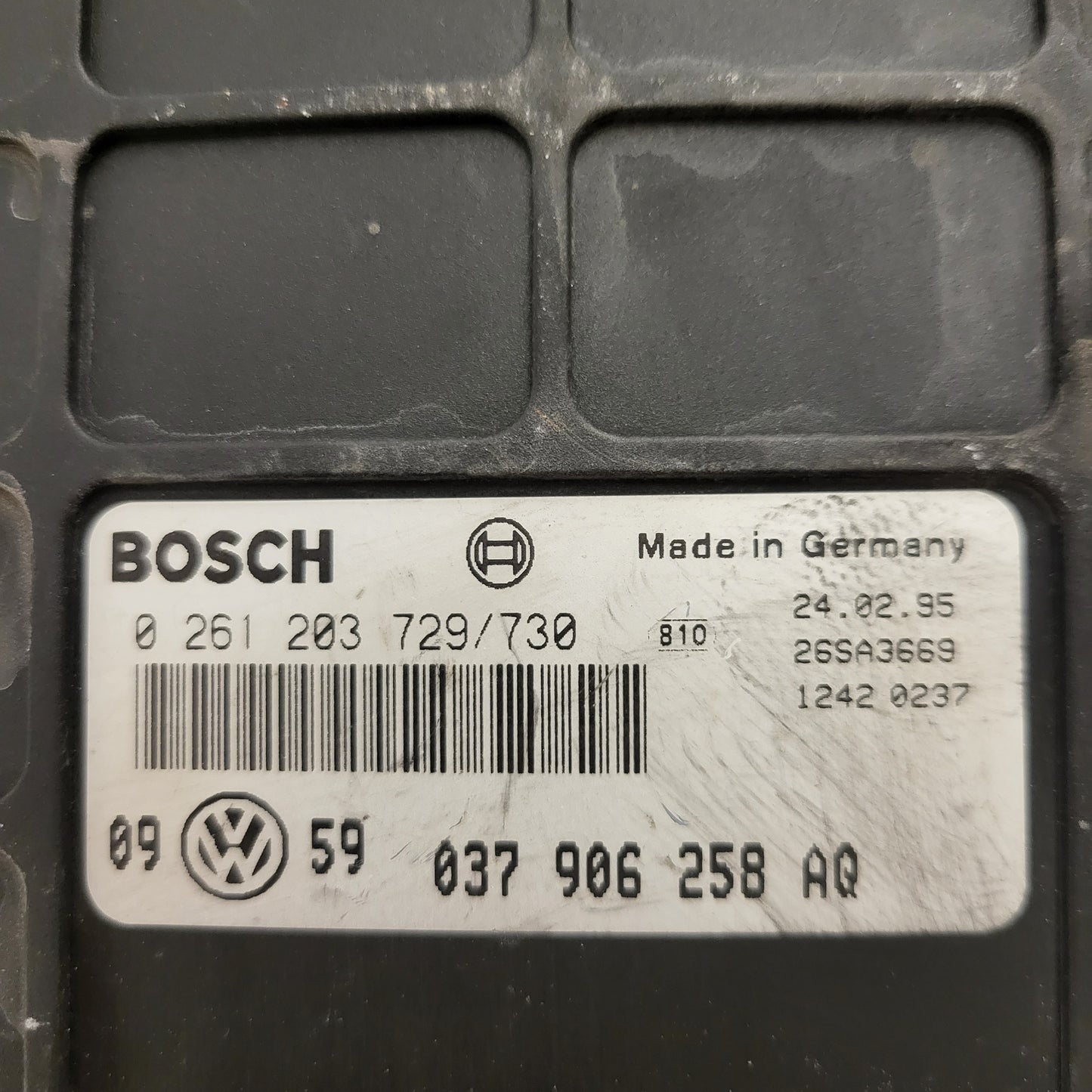 VW GOLF 3 ECU / 02161203729/730 / 037906258AQ / BOSCH