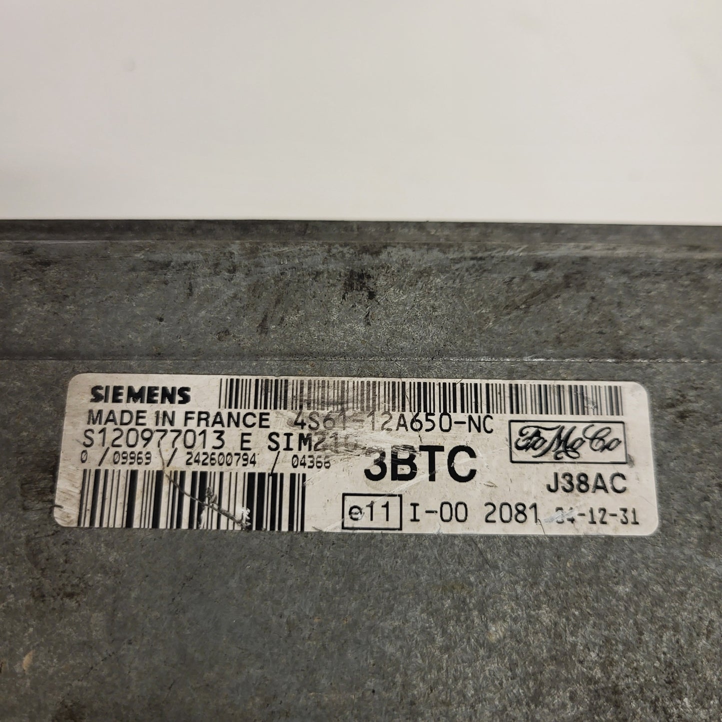 FORD FIESTA ECU / 4S61-12A650-NC / S120977013E / 3BTC / SIM210 / J38AC / S120977013