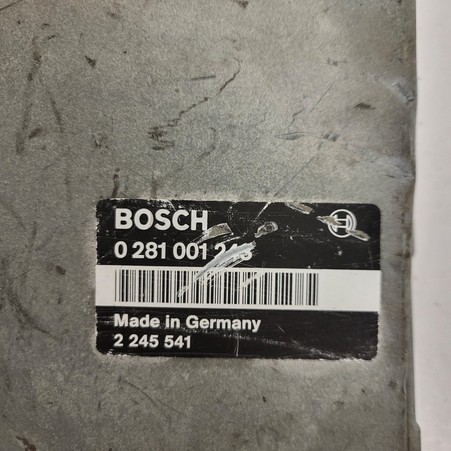BMW 3 E36 ECU / 0281001243 / 2245541 / BOSCH