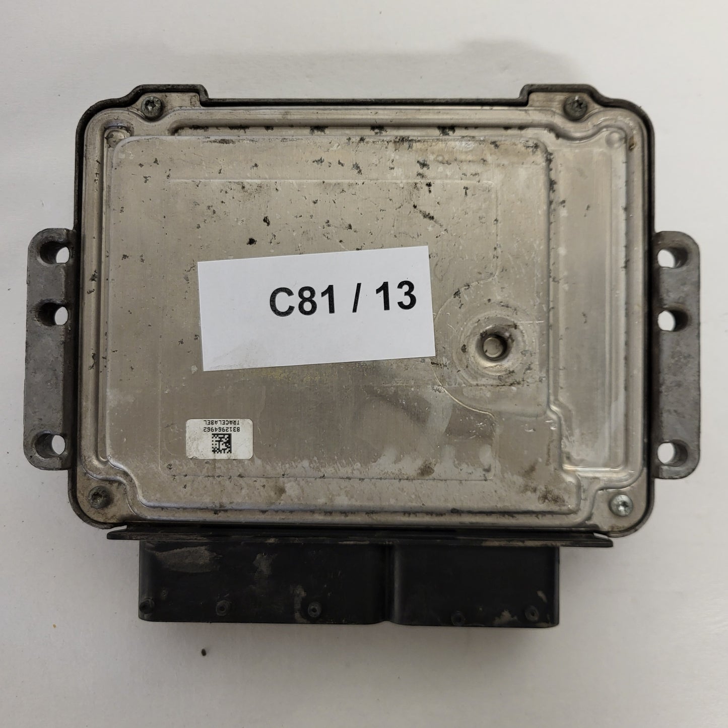 FIAT STILO 1.9 JTD ECU / 0281013672 / 51798000 / BOSCH