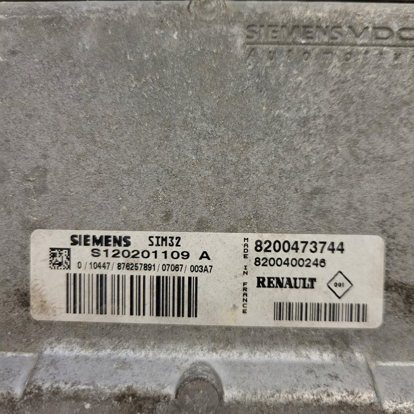 RENAULT ECU / S120201109A / SIM32 / 8200473744 / 8200400246 / SIEMENS