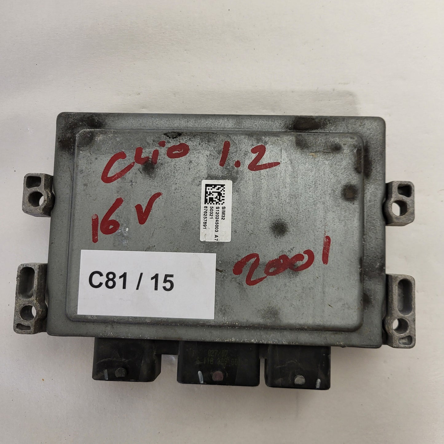 RENAULT ECU / S120201109A / SIM32 / 8200473744 / 8200400246 / SIEMENS