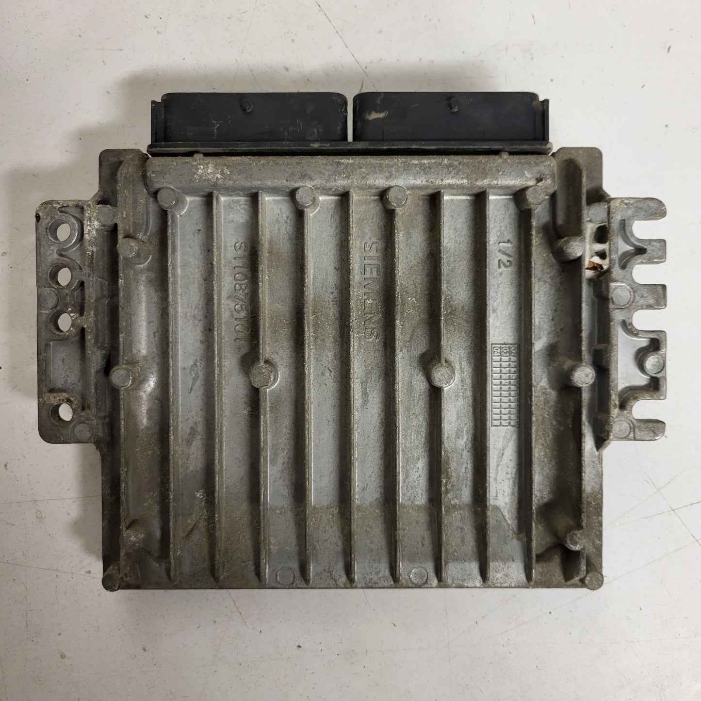 RENAULT CLIO ECU / S118301113B / S118301113 / 8200214973 / 8200080285 / SIRIUS 34