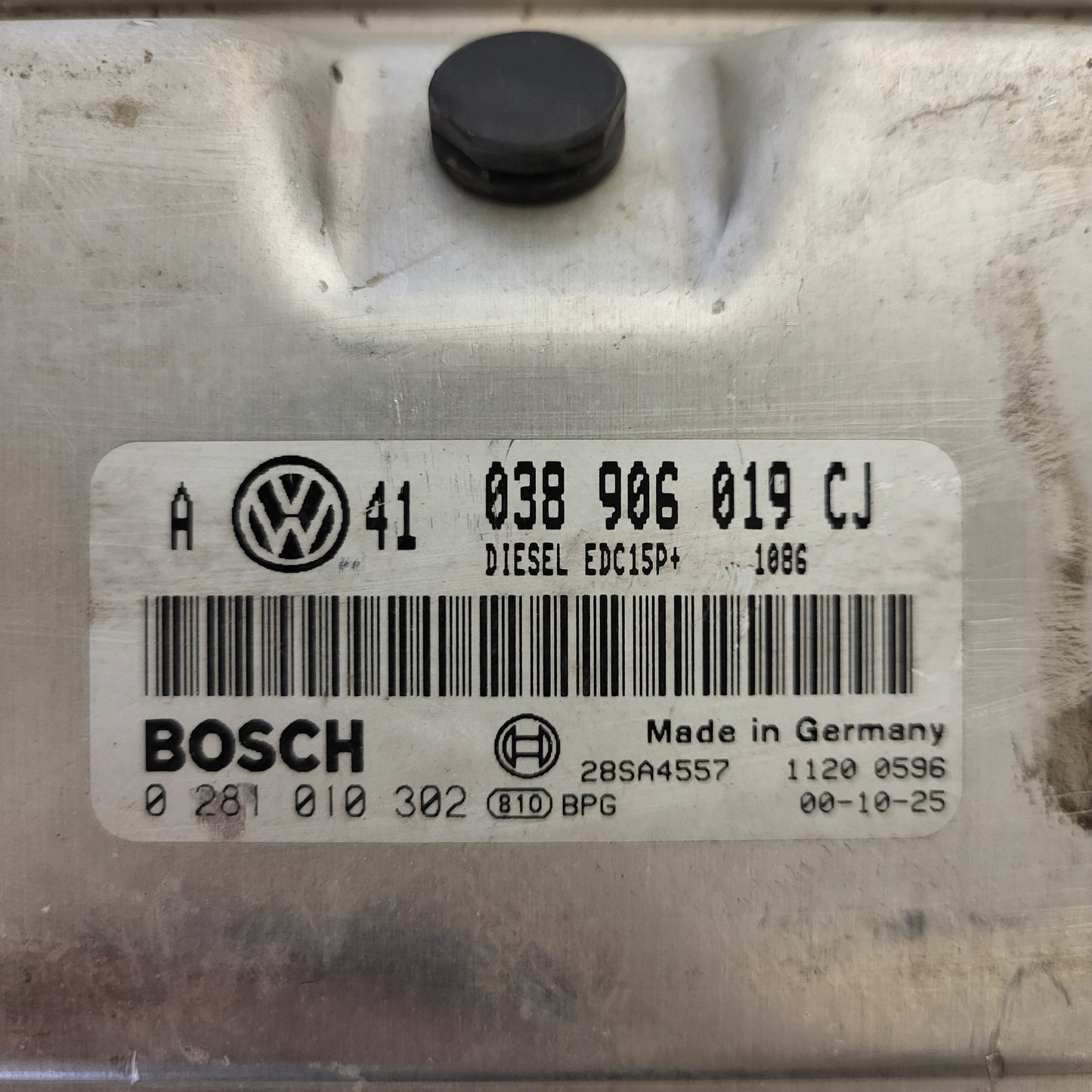 VW GOLF VAG ECU / 038906019CJ / 0281010302 / EDC15P+ / 28SA4557 / 038906019