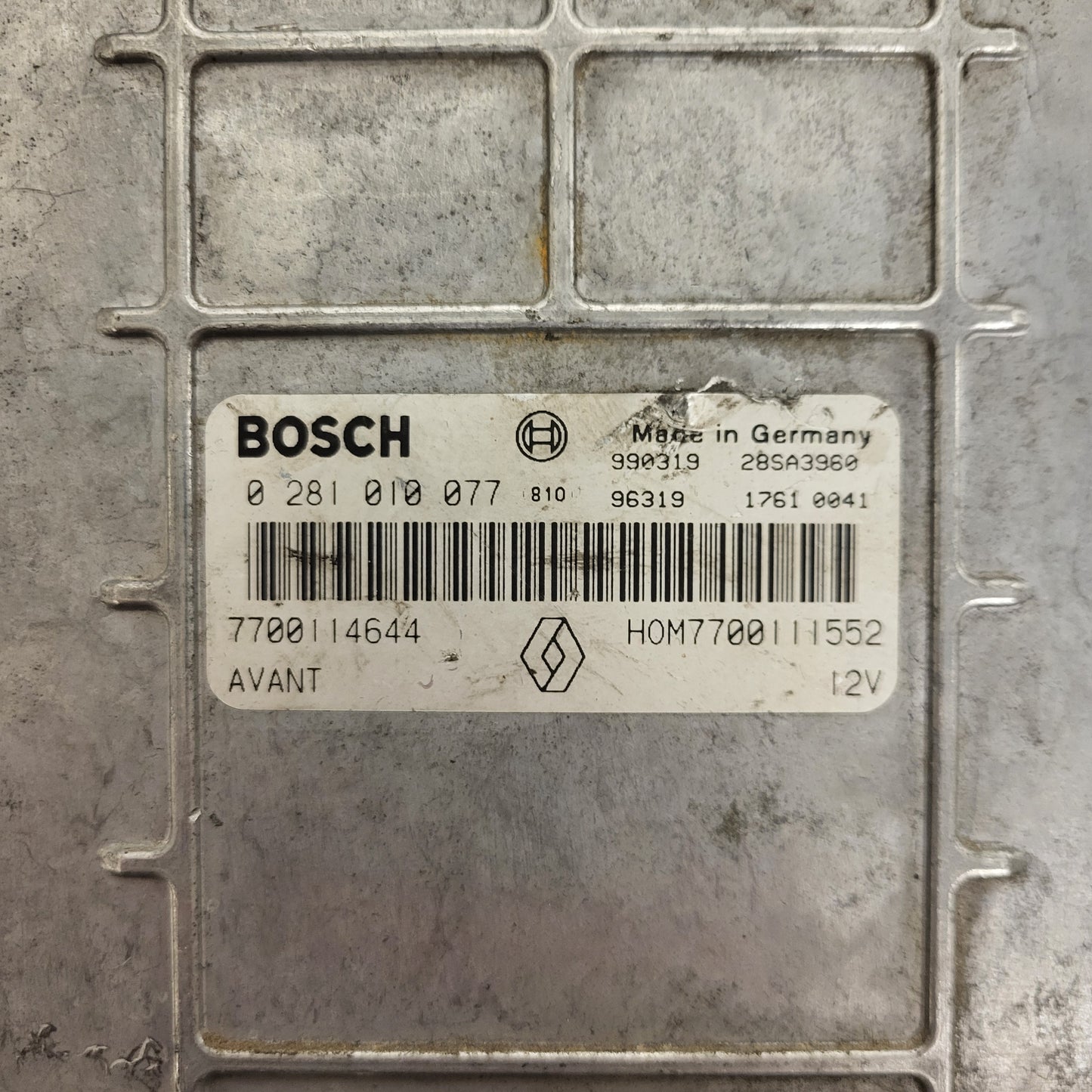 Renault Scenic 1.9 ECU / 0281010077 / 7700114644 / HOM7700111552 / BOSCH