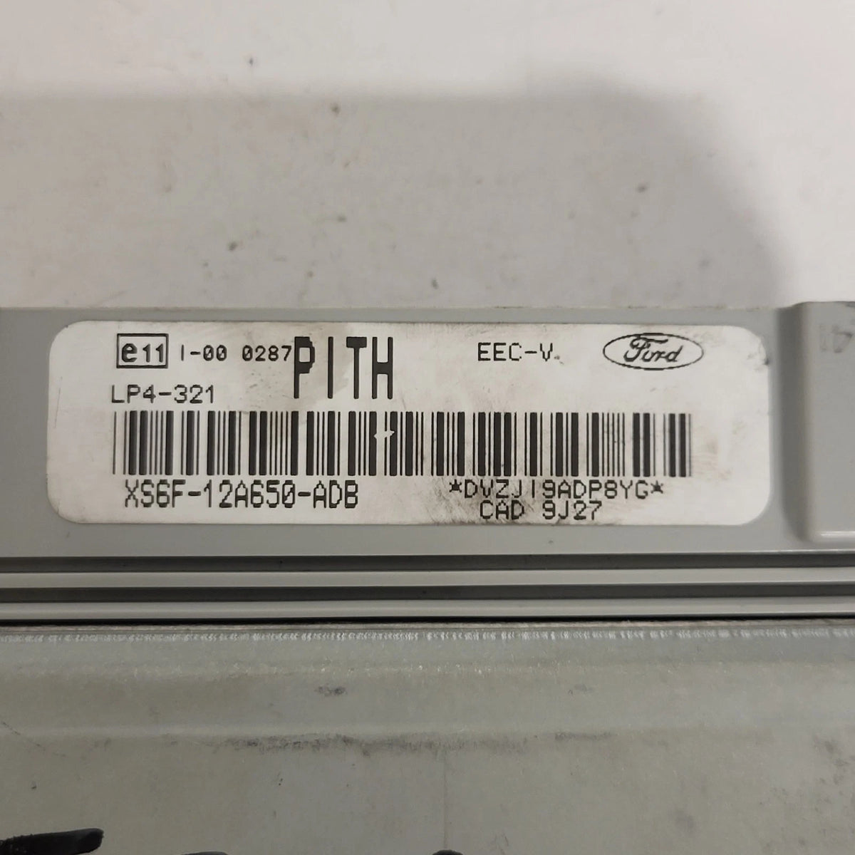 FORD FIESTA ECU / XS6F-12A650-ADB / LP4-321 / EEC-V / PITH - C81-21 - 2
