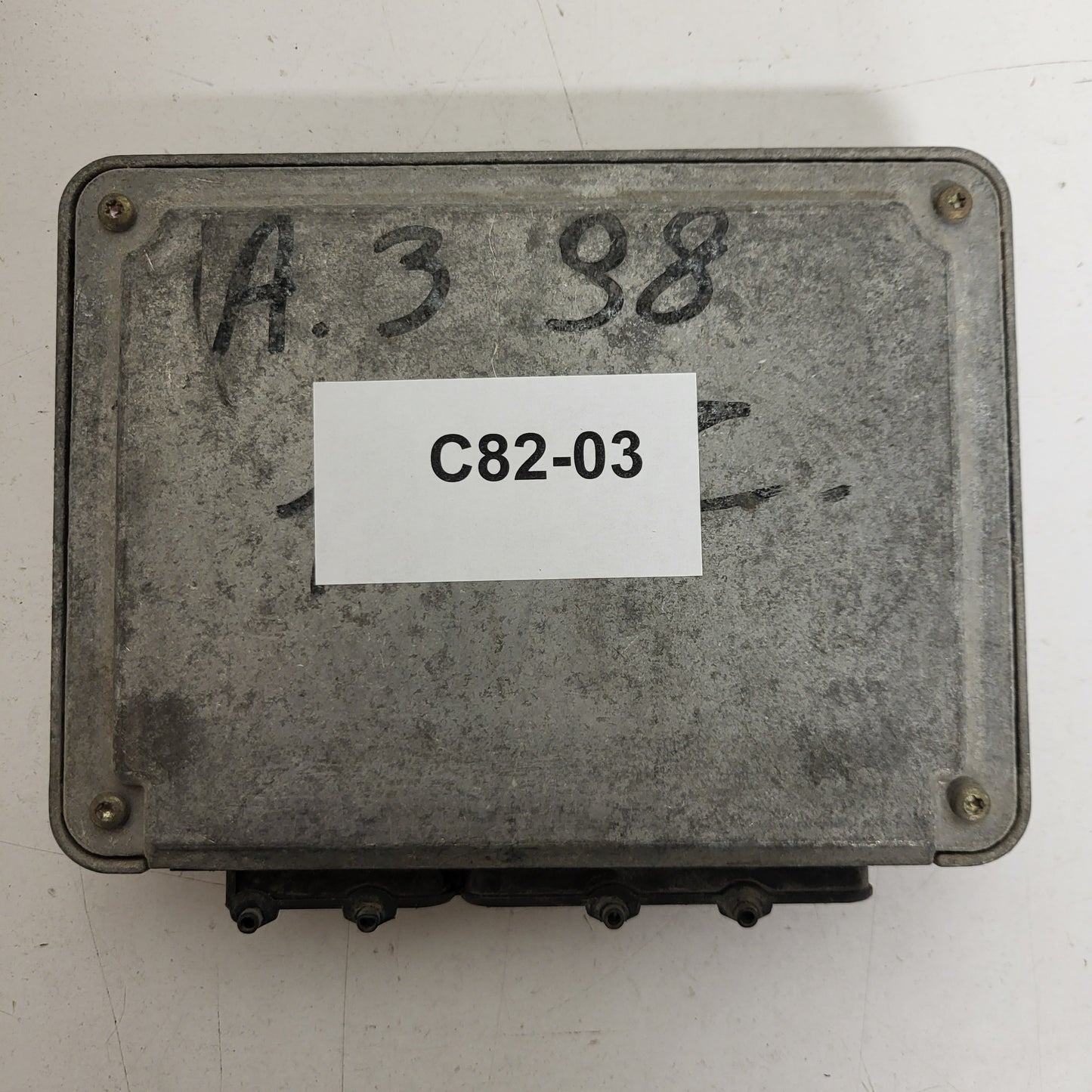 AUDI A3 ECU / 06A906018AK / 0261204675 / BOSCH