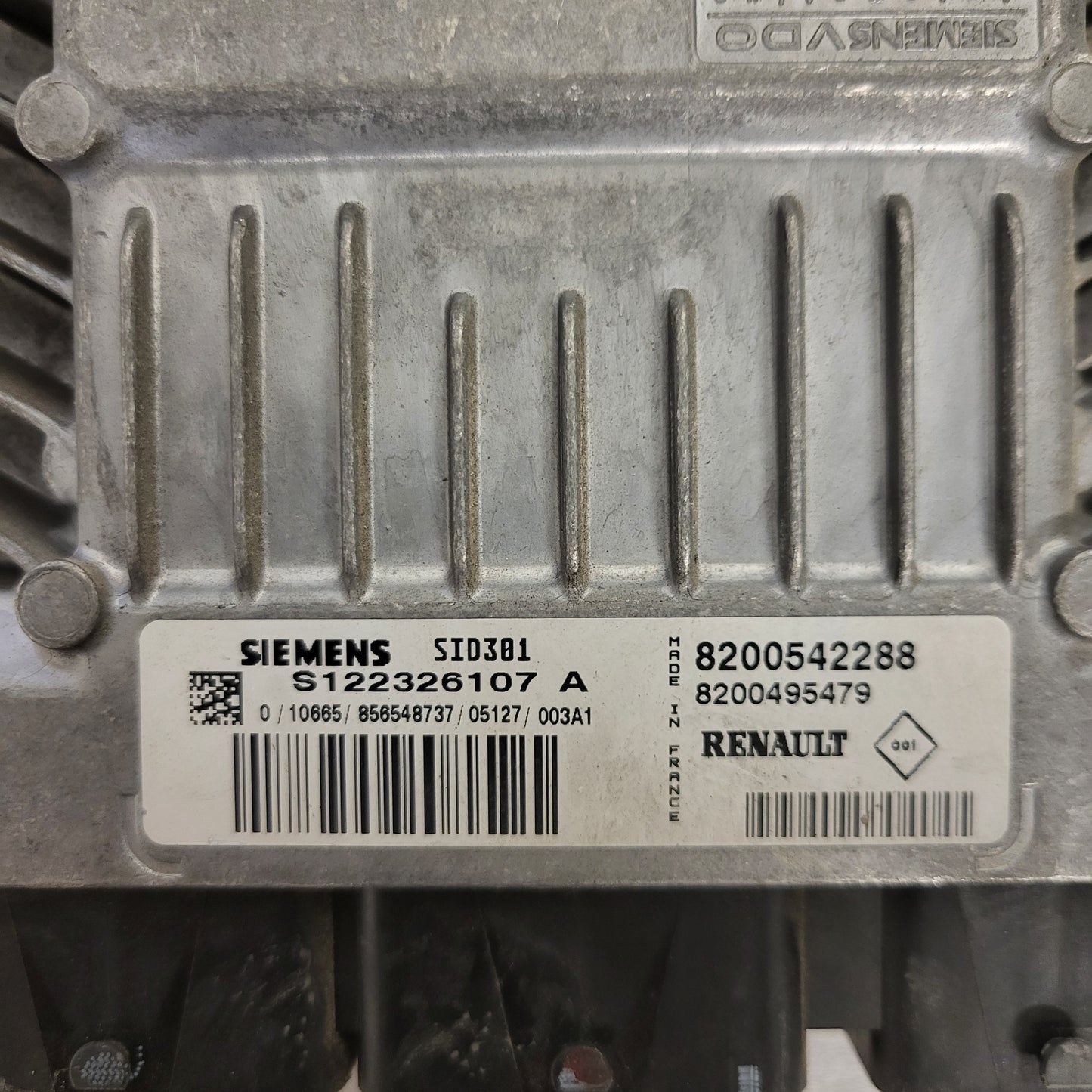 Renault ECU / S122326107 / S122326107A / 8200542288 / 8200495479 / SID301