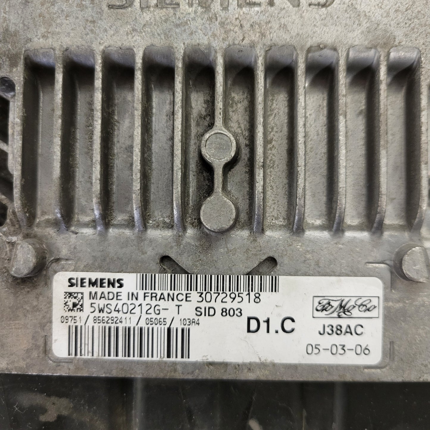 VOLVO ECU / 5WS40212G-T / 30729518 / SID803 / D1.C / SIEMENS