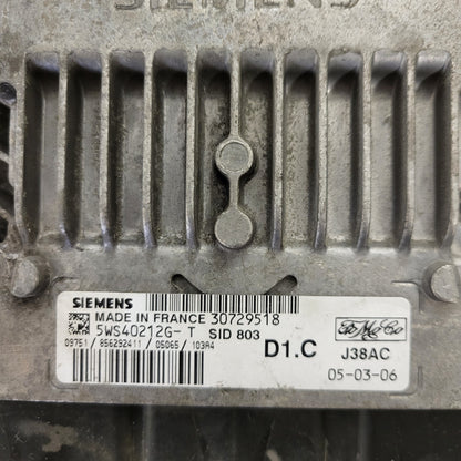 VOLVO ECU / 5WS40212G-T / 30729518 / SID803 / D1.C / SIEMENS