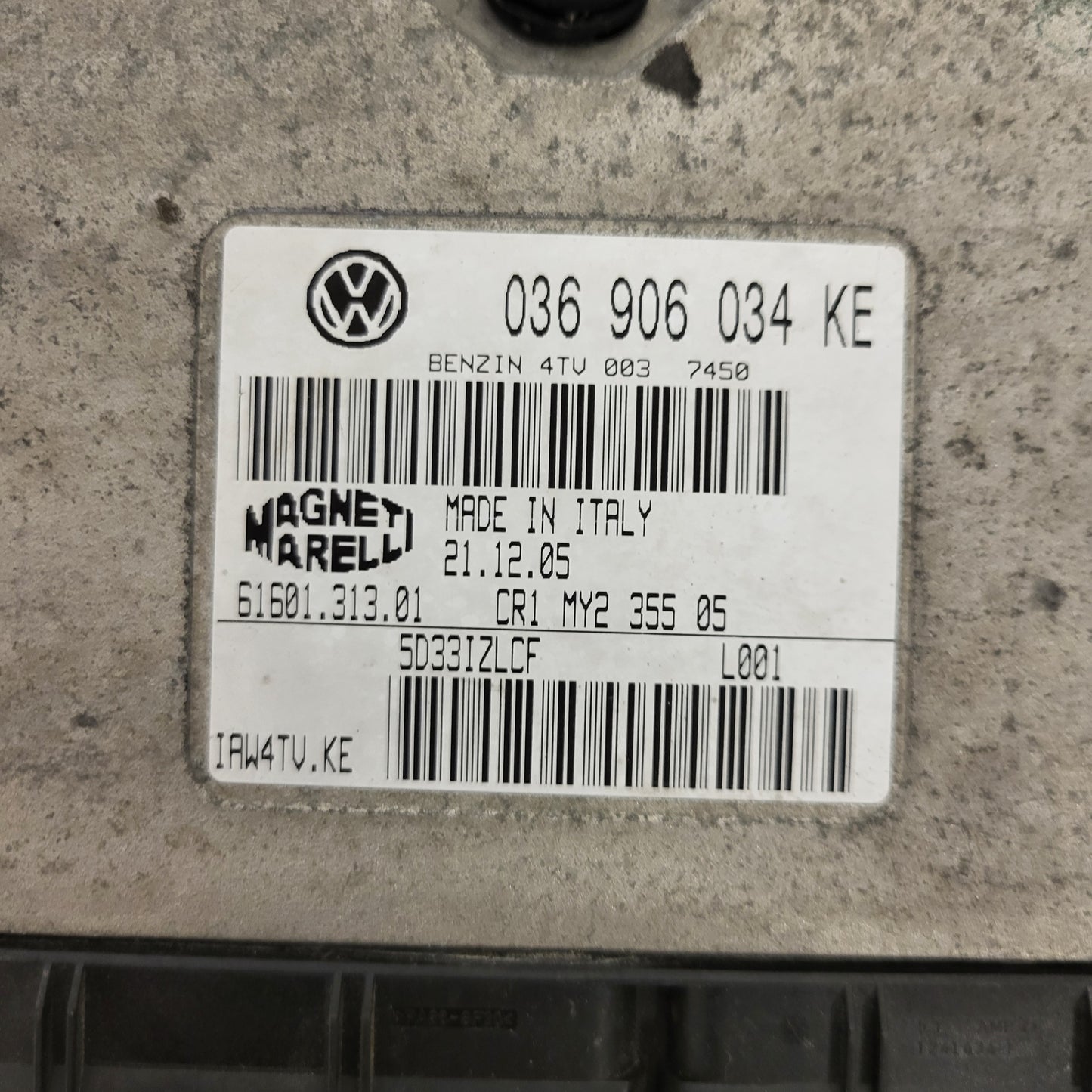SKODA ECU / 036906034KE / IAW 4TV.KE / 61601.313.01 / MAGNETI MARELLI