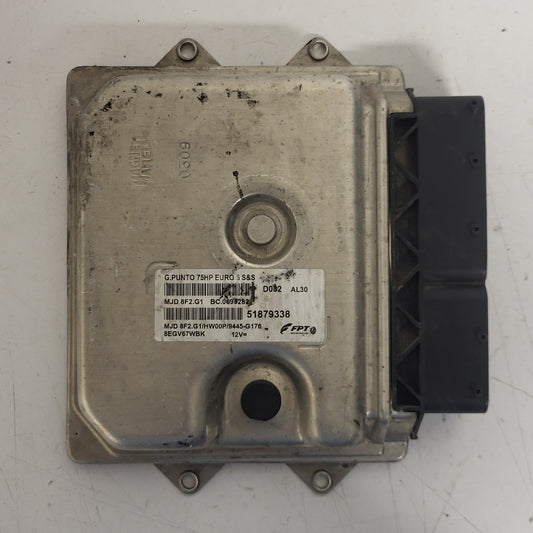 FIAT GRANDE PUNTO 1.3 ECU / 51879338 / MJD 8F2.G1 / HW00P / MAGNETI MARELLI