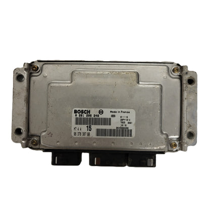 Peugeot Citroen ECU / 0261206246 / M7.4.4 / 9637838780 / BOSCH