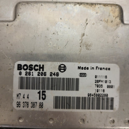 Peugeot Citroen ECU / 0261206246 / M7.4.4 / 9637838780 / BOSCH