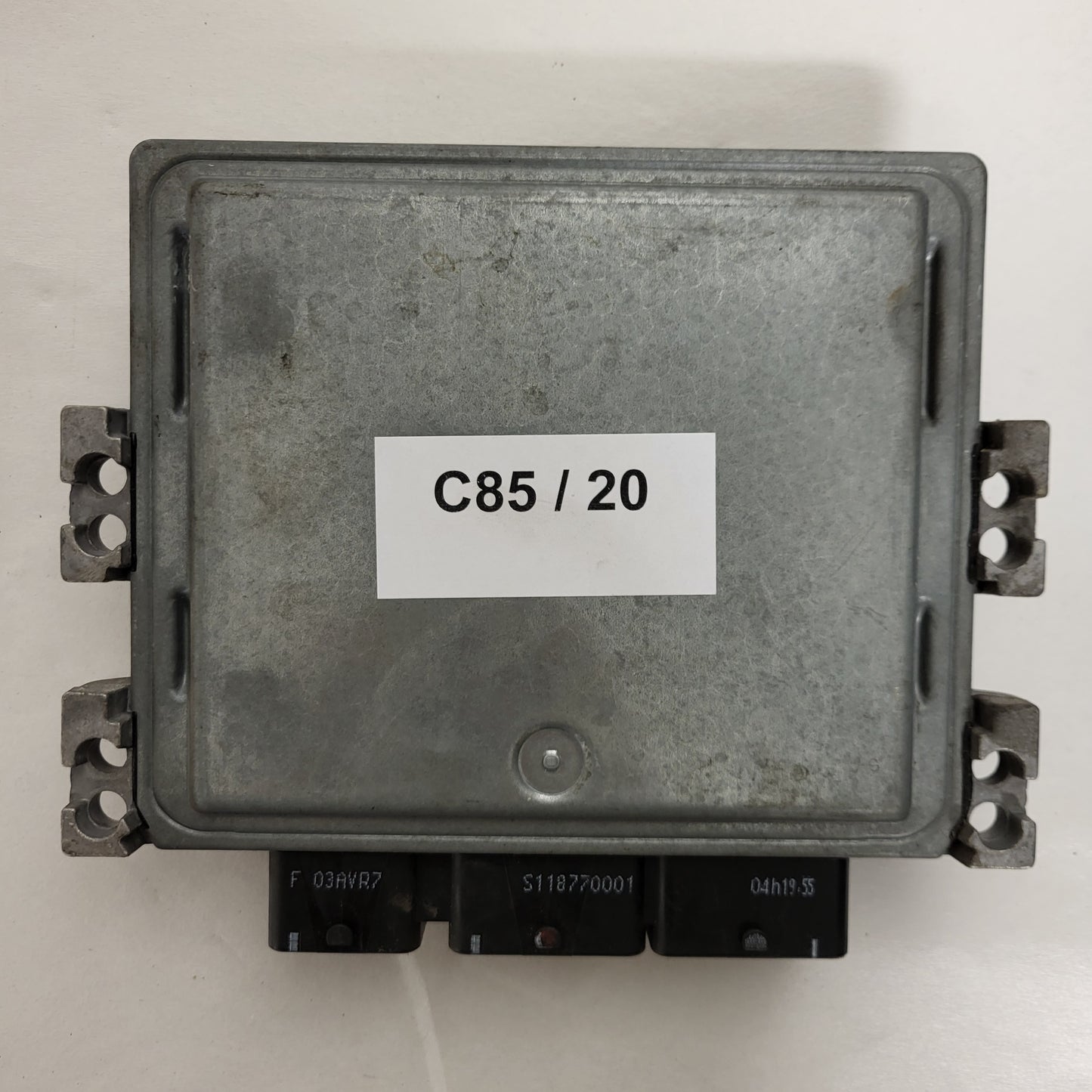 Renault ECU / S122326111A / S122326111 A / 8200766462 /8200592611 / SID301 / SIEMENS