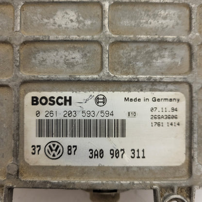 VW GOLF 3 ECU / 3A0907311 / 0261203593/594 / BOSCH