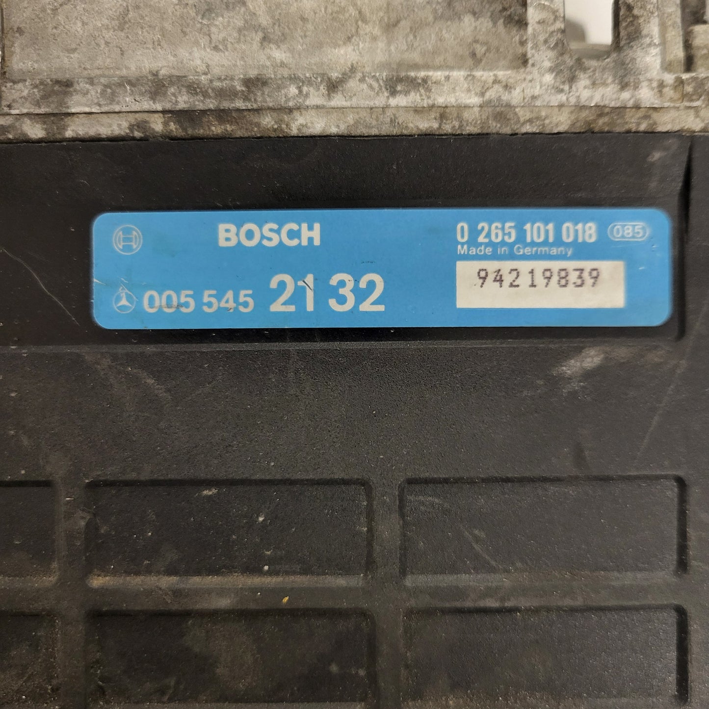 Mercedes ABS ECU / 0265101018 / 005452132 / BOSCH