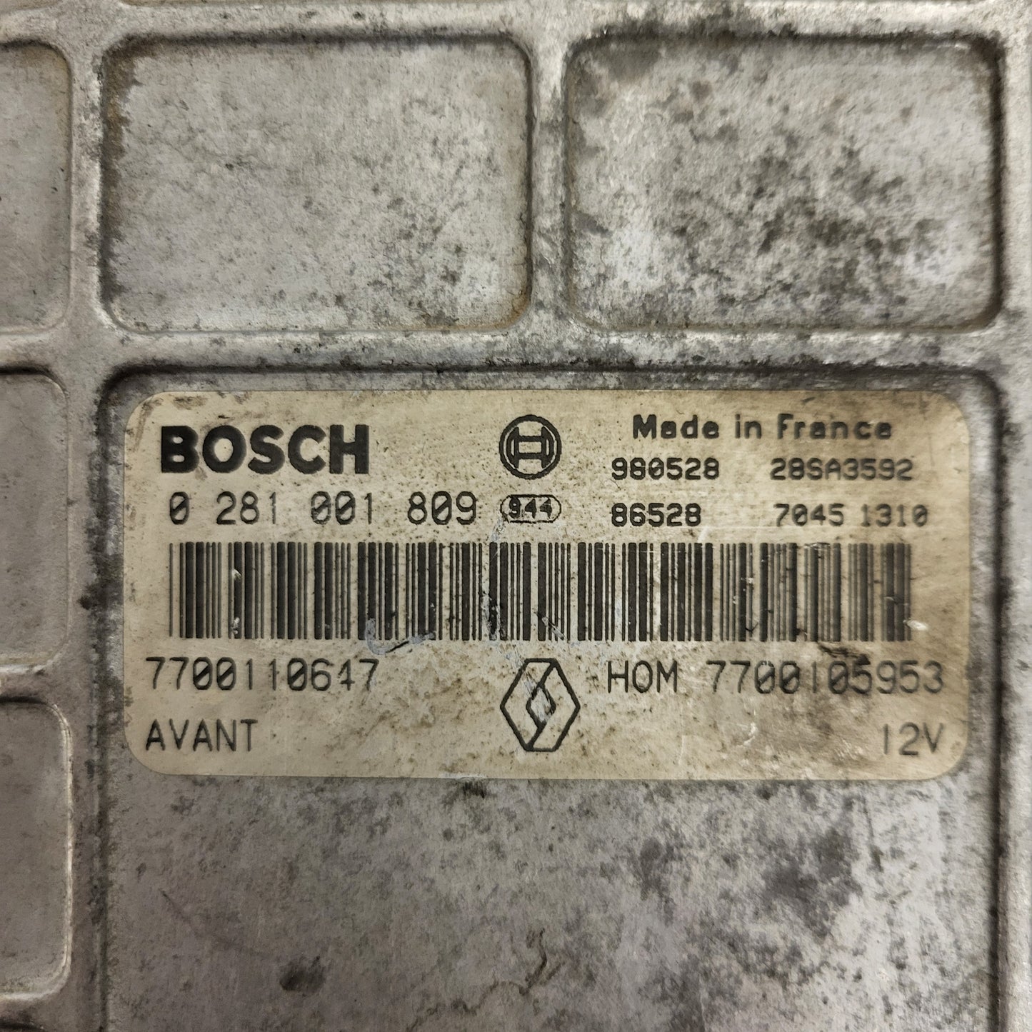 Renault ECU / 0281001809 / 7700110647 / 7700105953 / BOSCH