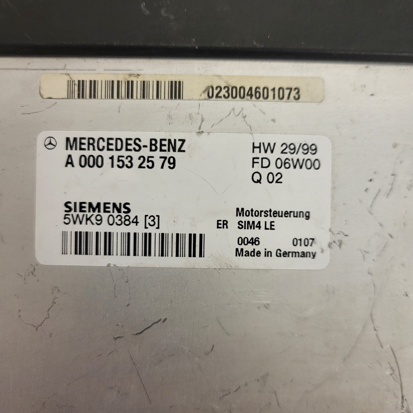 MERCEDES BENZ W203 ECU / A0001532579 / 5WK90384 / SIM4 LE / SIEMENS