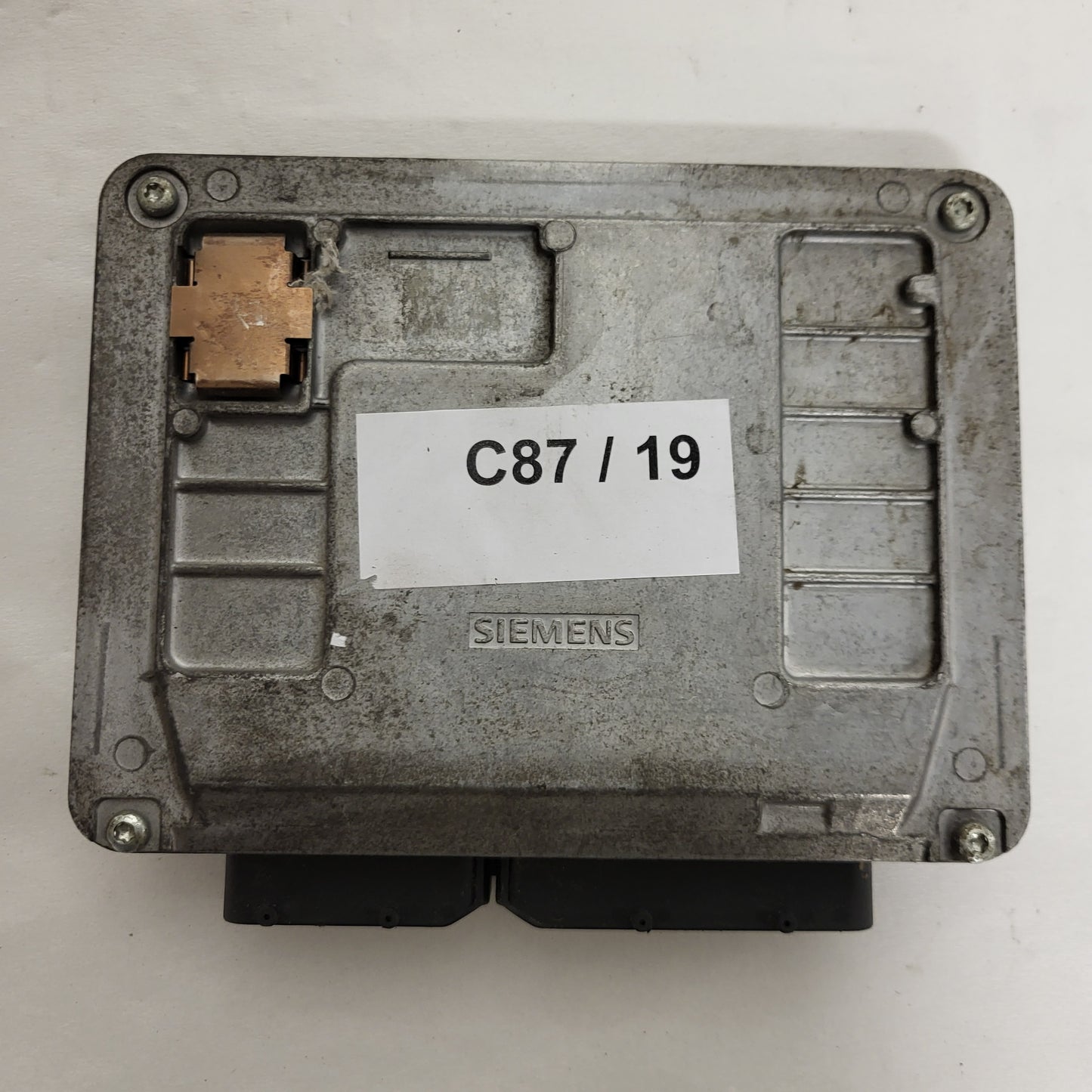 VW POLO ECU / 03E906033L / 5WP40194 05 / SIMOS 3PE / BOSCH