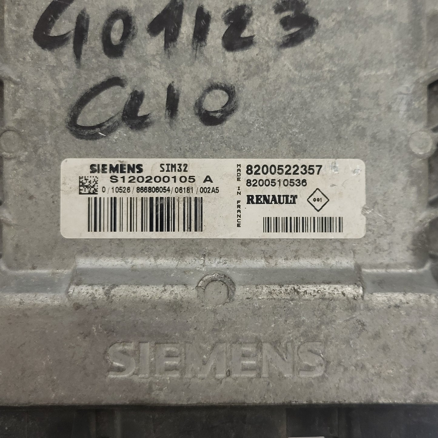 Renault Clio 3 ECU / S120200105A / 8200522357 / 8200510536 / SIM32 / S120200105