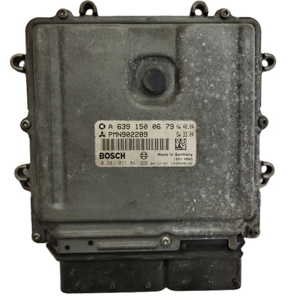 SMART FORFOUR ECU / A6391500679 / 0281011841 / BOSCH