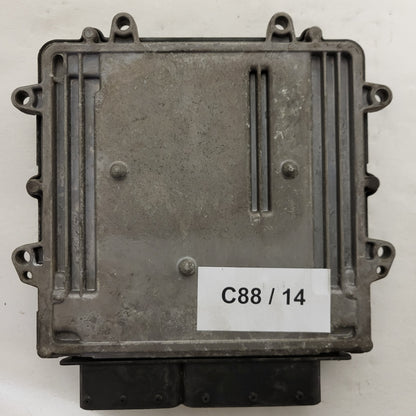 SMART FORFOUR ECU / A6391500679 / 0281011841 / BOSCH