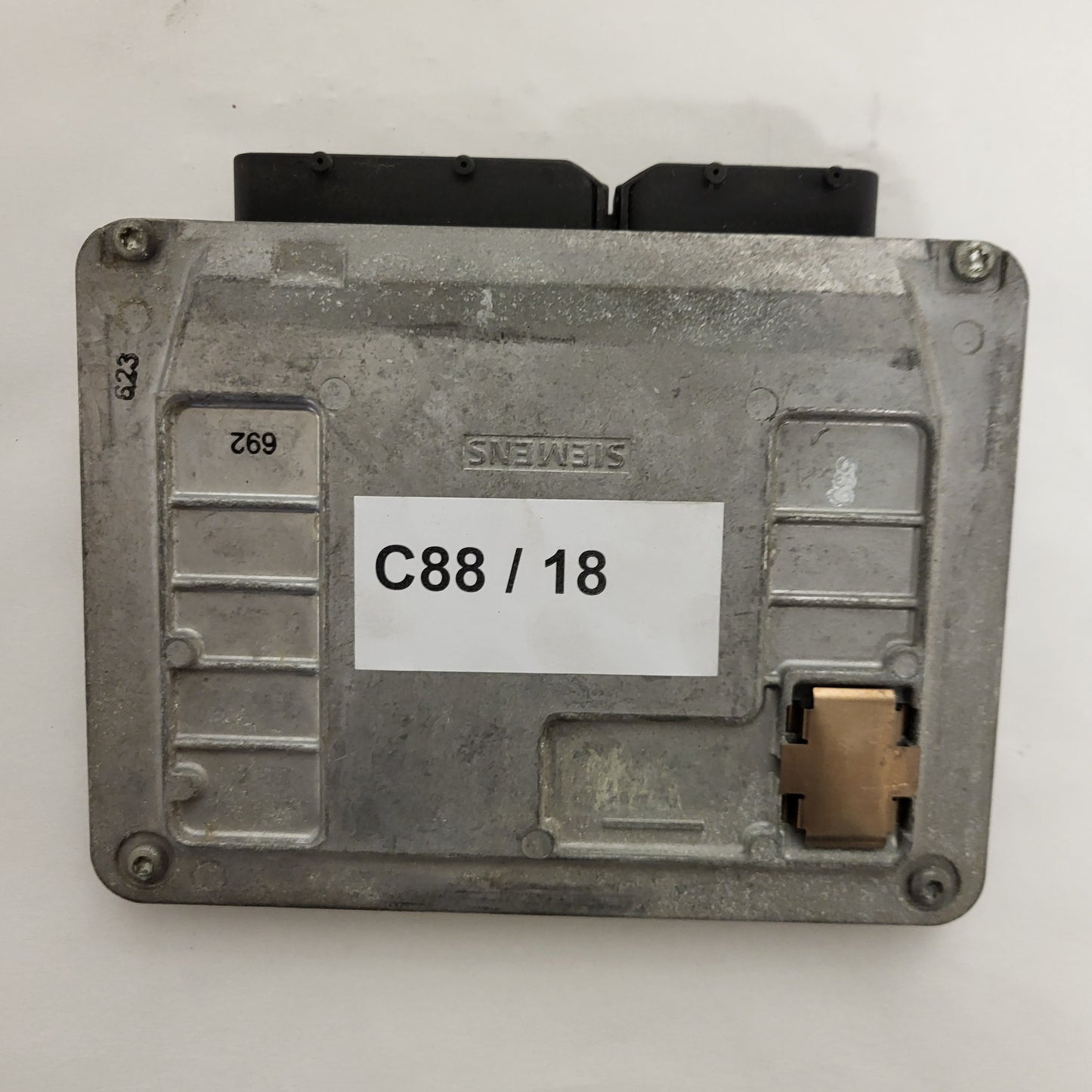 VW POLO ECU / 03E906033L / 5WP40194 07 / SIMOS 3PE / BOSCH