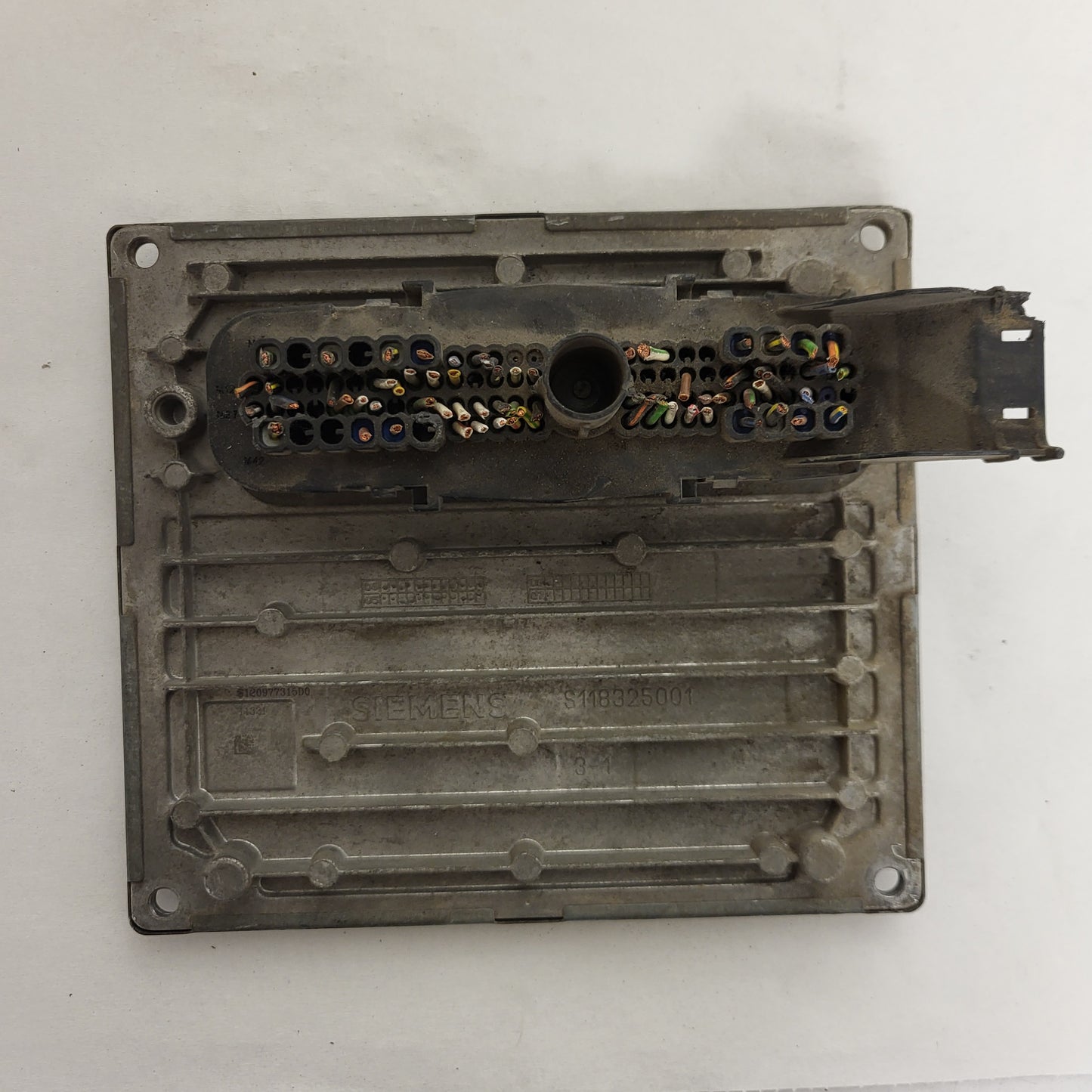 Ford SIESTA ECU / 6S61-12A650-FD / 2CJD / S120977315D / SIM210 / J38AC / SIEMENS