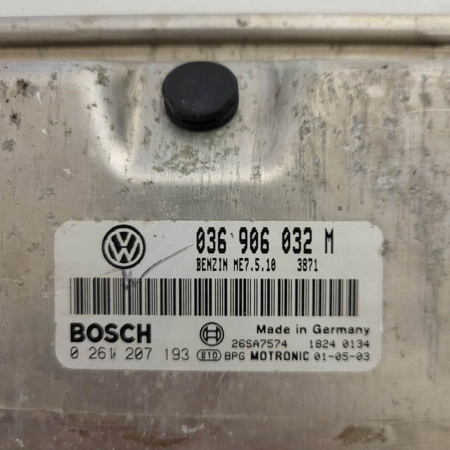 SEAT LEON ECU / 036906032M / 0261207193 / ME7.5.10