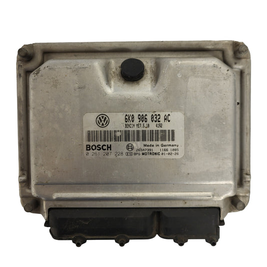SEAT IBIZA ECU / 6K0906032AC / 0261207228 / ME7.5.10 / BOSCH